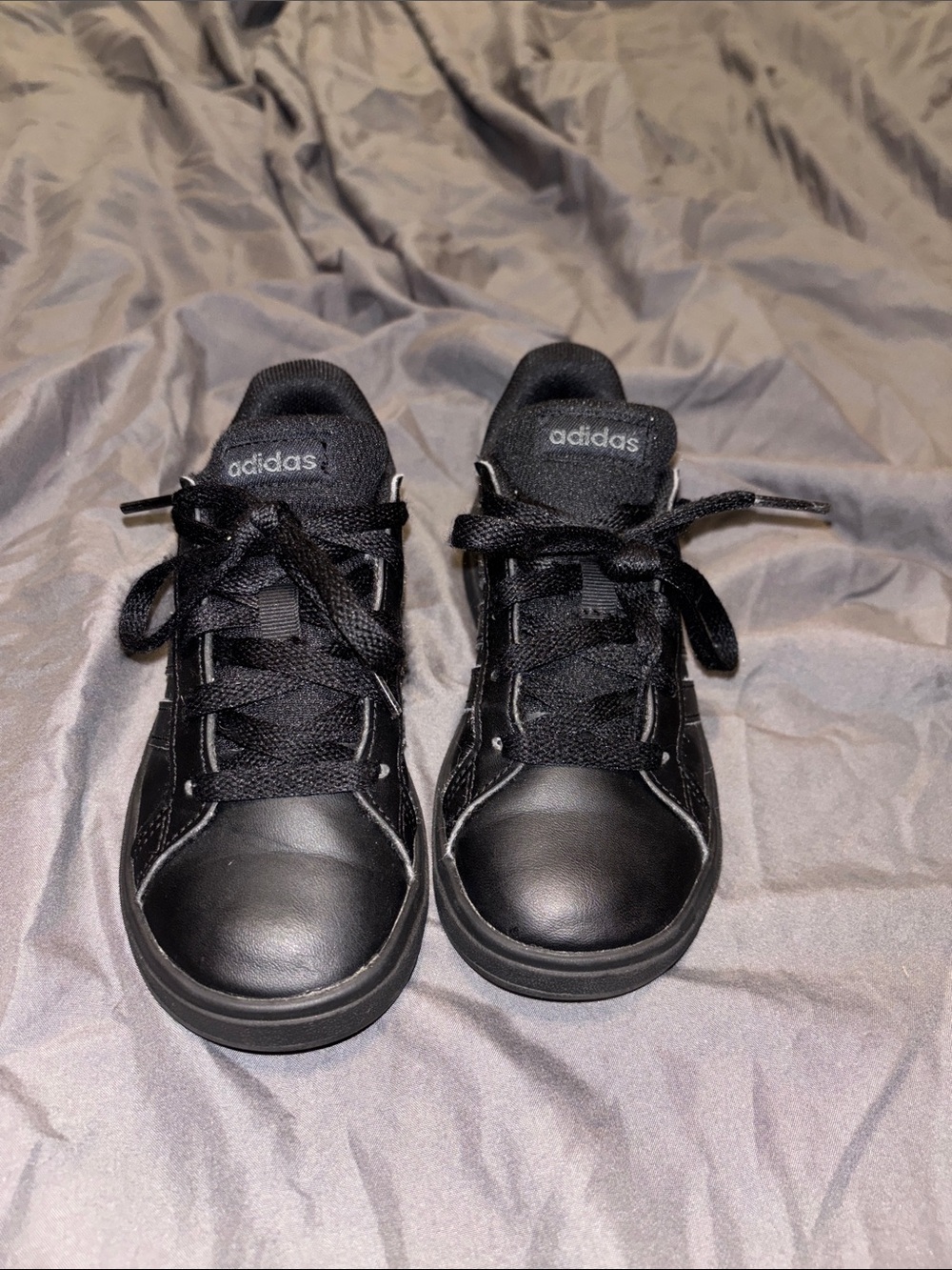 Adidas Kids Black Low-Top Lace-Up Sneakers size 11c